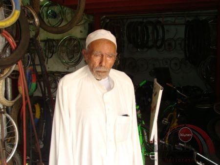 الشيخ سعيد المزهر من بلجرشي ومحل صيانة الدراجات الهوائية